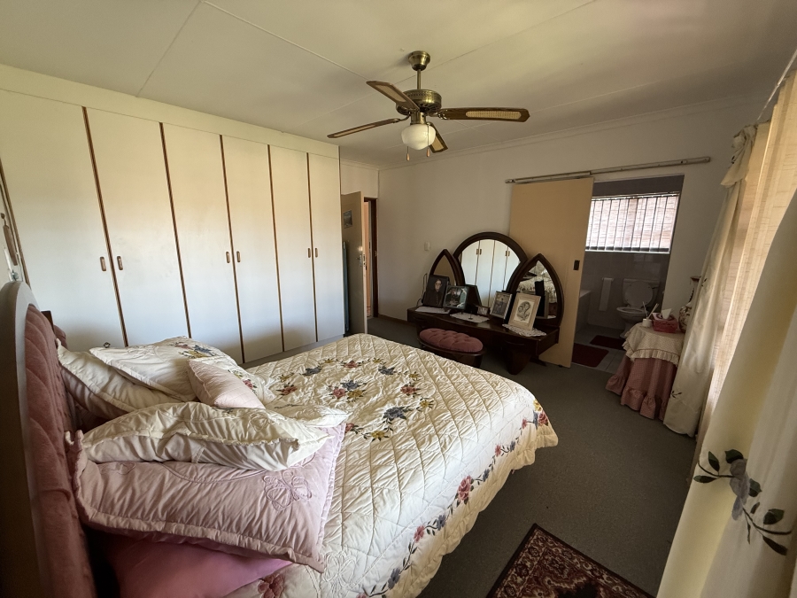3 Bedroom Property for Sale in Hartenbos Central Western Cape